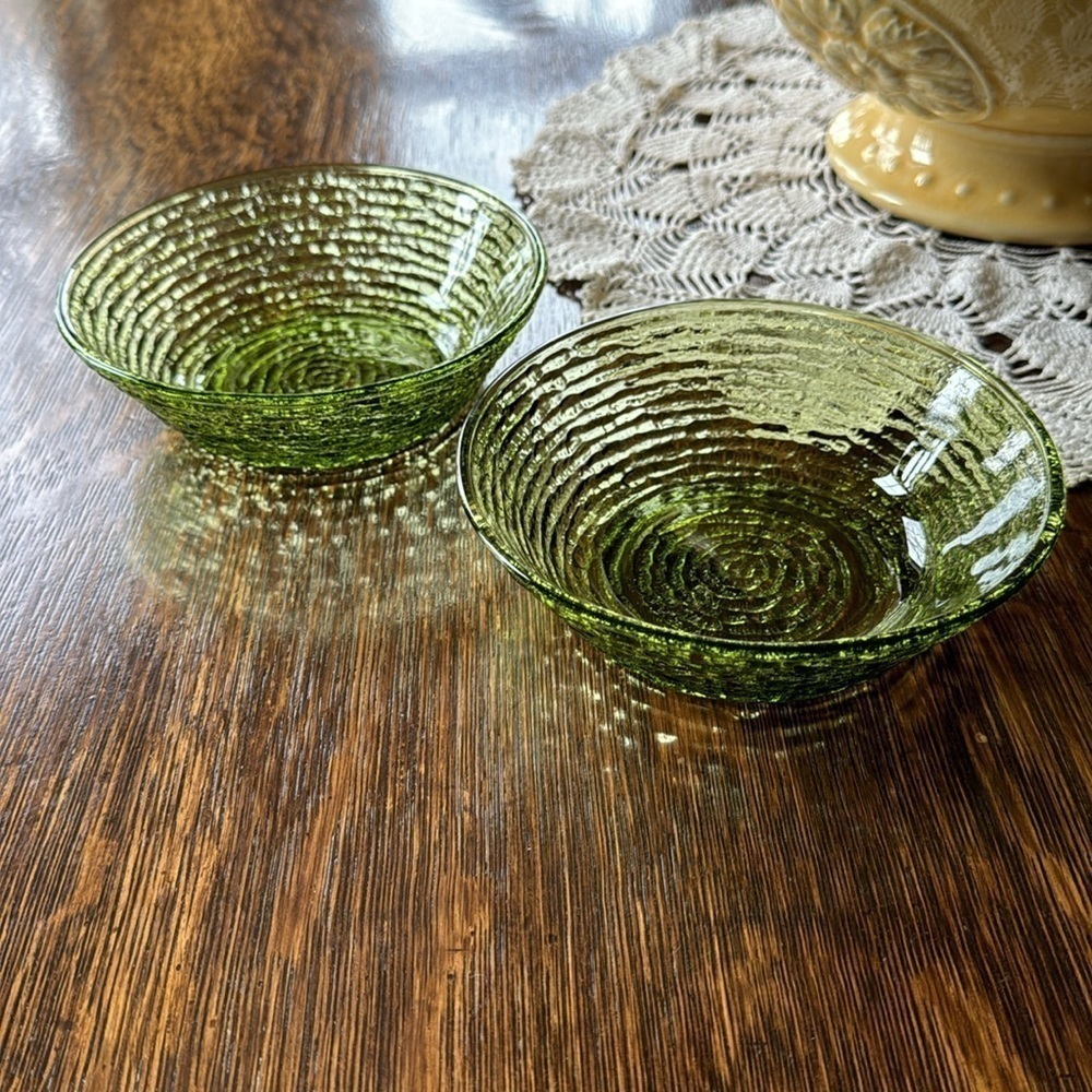 SET of 2 EA.~VINTAGE~ANCHOR HOCKING~AVOCADO GREEN~GLASS SORENO~SALAD BOWLS~G11